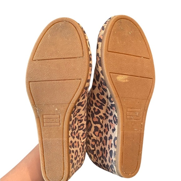 TOMS Kelsey Leopard Print Wedge Booties - Picture 4 of 8